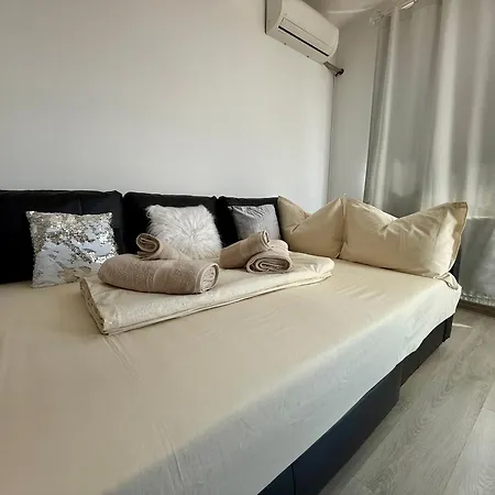 1 Near Orhideeaspa Апартаменты Бухарест